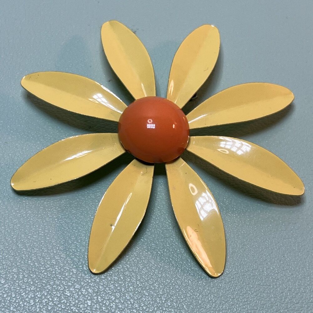 Vintage Hippie Costume Jewelry Bright Yellow Orange Daisy Flower Brooch Pin 70’s